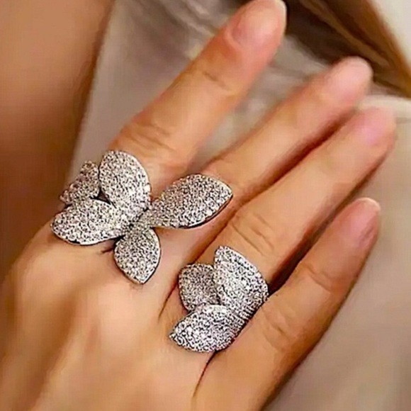 Silver Four Leaf Clover Zircon Ring Two Piece Set - Picture 2 of 8